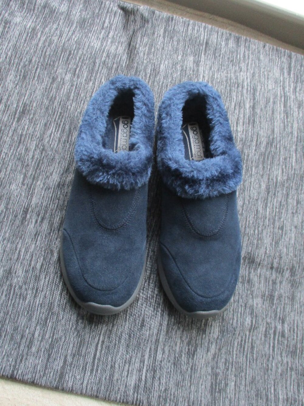 Skechers GOWalk Suede Faux Fur Clogs, Brilliant Navy, 8.5M  NEW